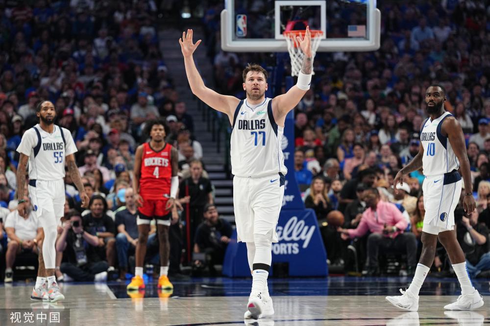 队在赛季中 队在赛季中